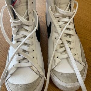 Nike Kids White and Black Sneakers